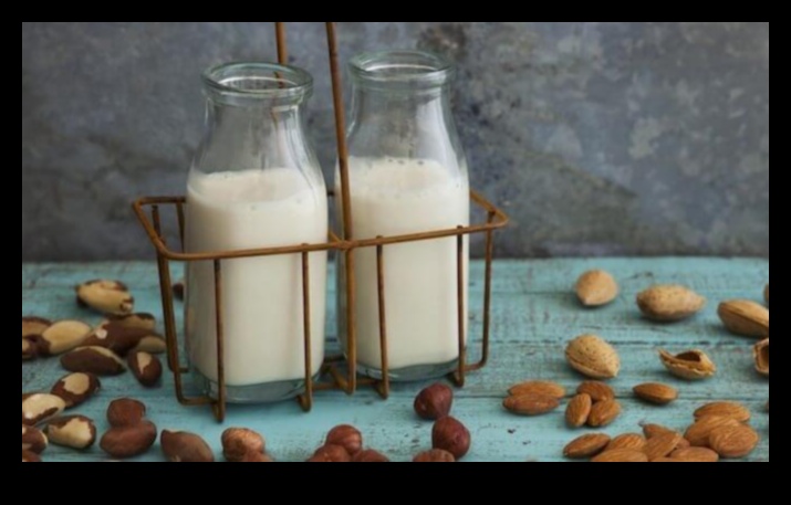 DIY Fındık Sütü Mutluluğu: Evde Benzersiz Badem Sütü Karışımları Hazırlamak